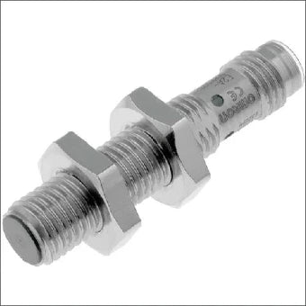 OMRON E2A 7237G Inductieve naderingsschakelaar