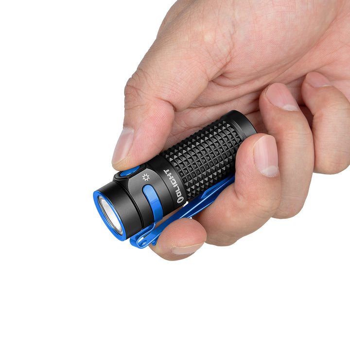 OLight Baton 4 Professionelle Kompakt-LED-Taschenlampe