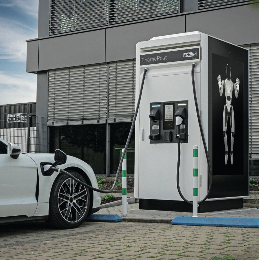 ads-tec Energy Gewerbespeicher ChargePost 148kWh